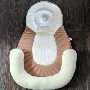 Baby Lounger to prevent flat spots on head
